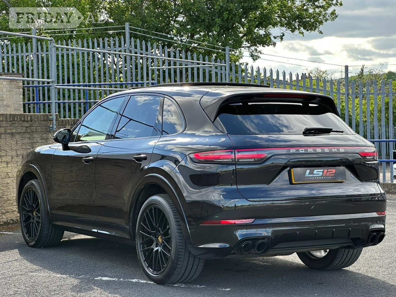 Porsche Cayenne 2019 - Cars in Leeds