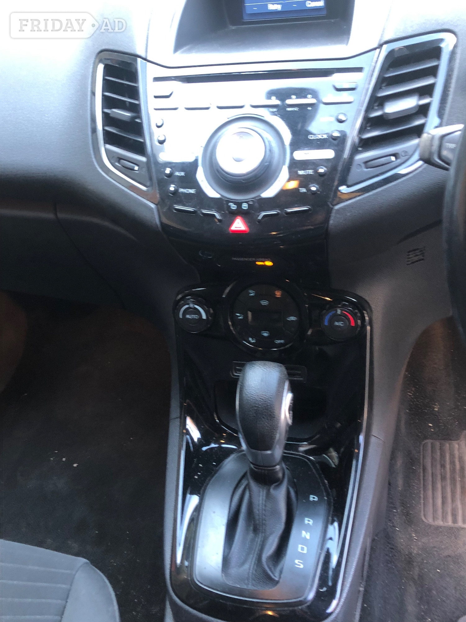 Ford Fiesta 2015 - Cars
