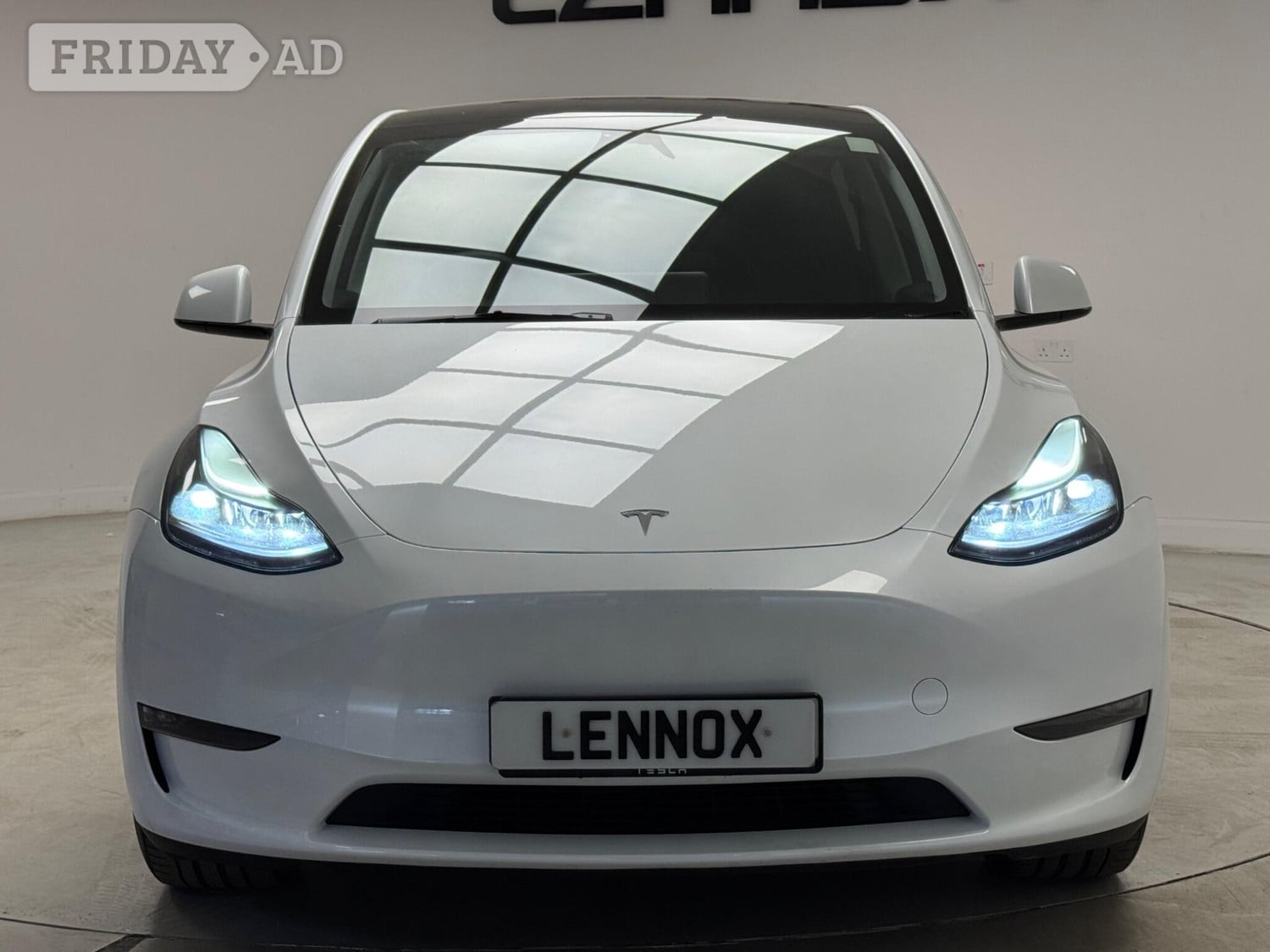 Tesla Model Y Brent