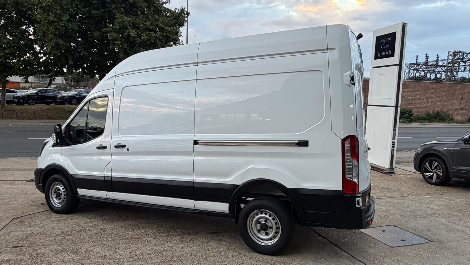 [ berth ]Ford Transit