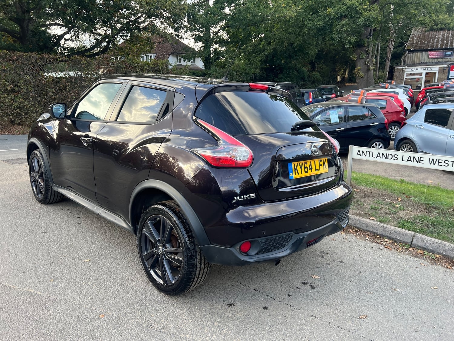 Nissan Juke 2014 - Cars in Horley