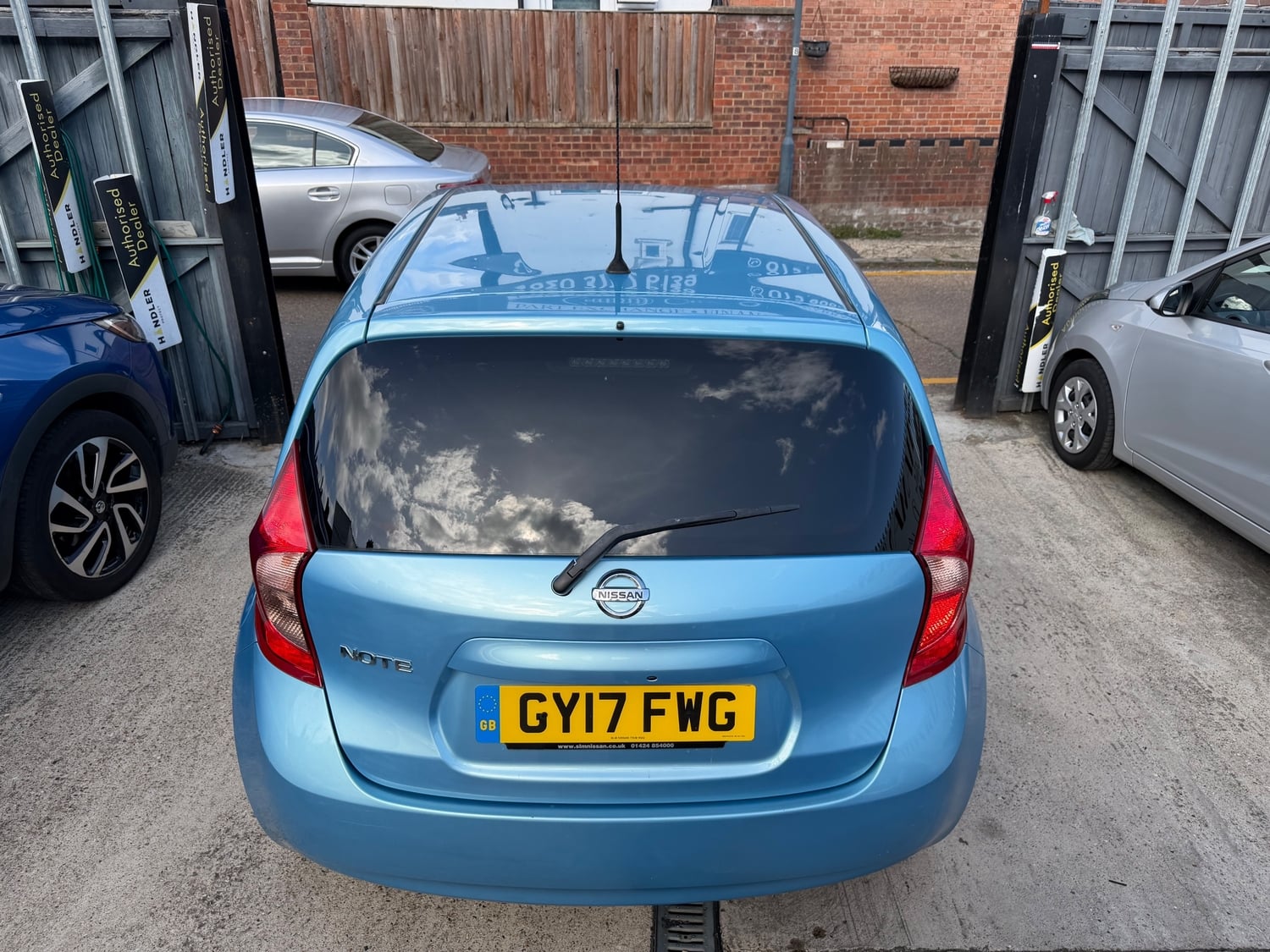 Nissan Note 2017 - Cars