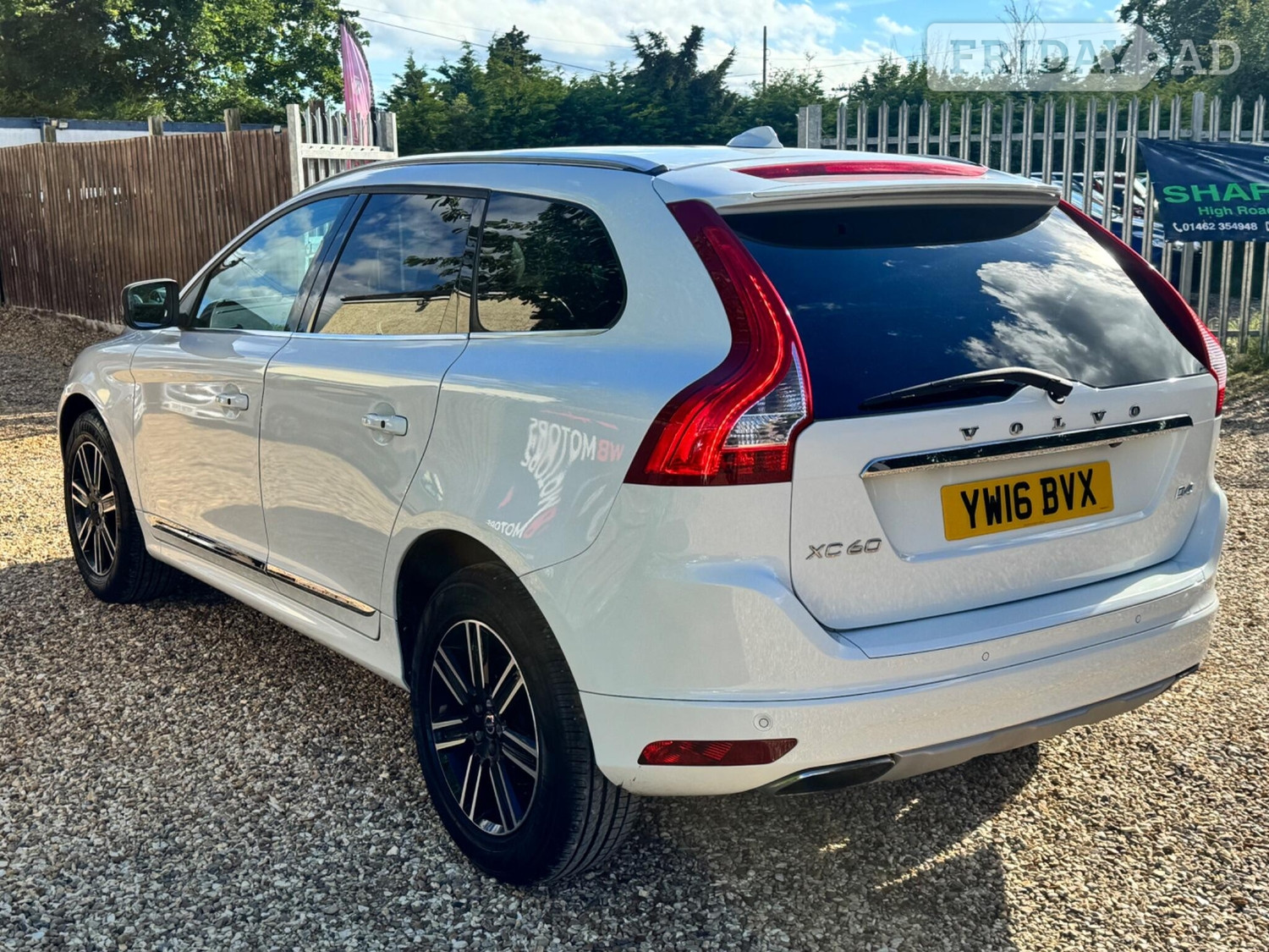 Volvo XC60 2016 - Cars in Shefford