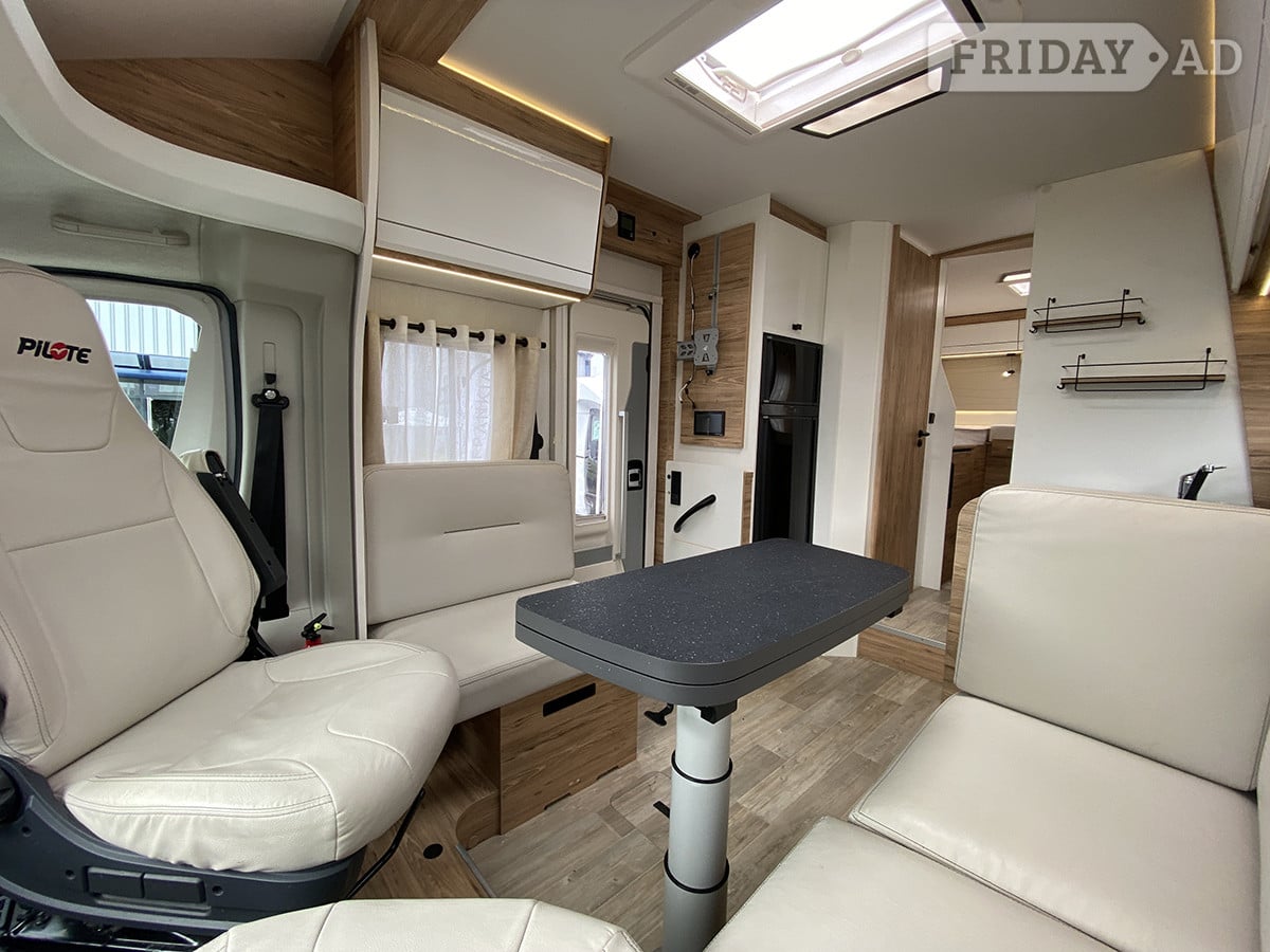Pilote Evidence P740 FGJ 2024 for sale - Motorhomes & Caravans