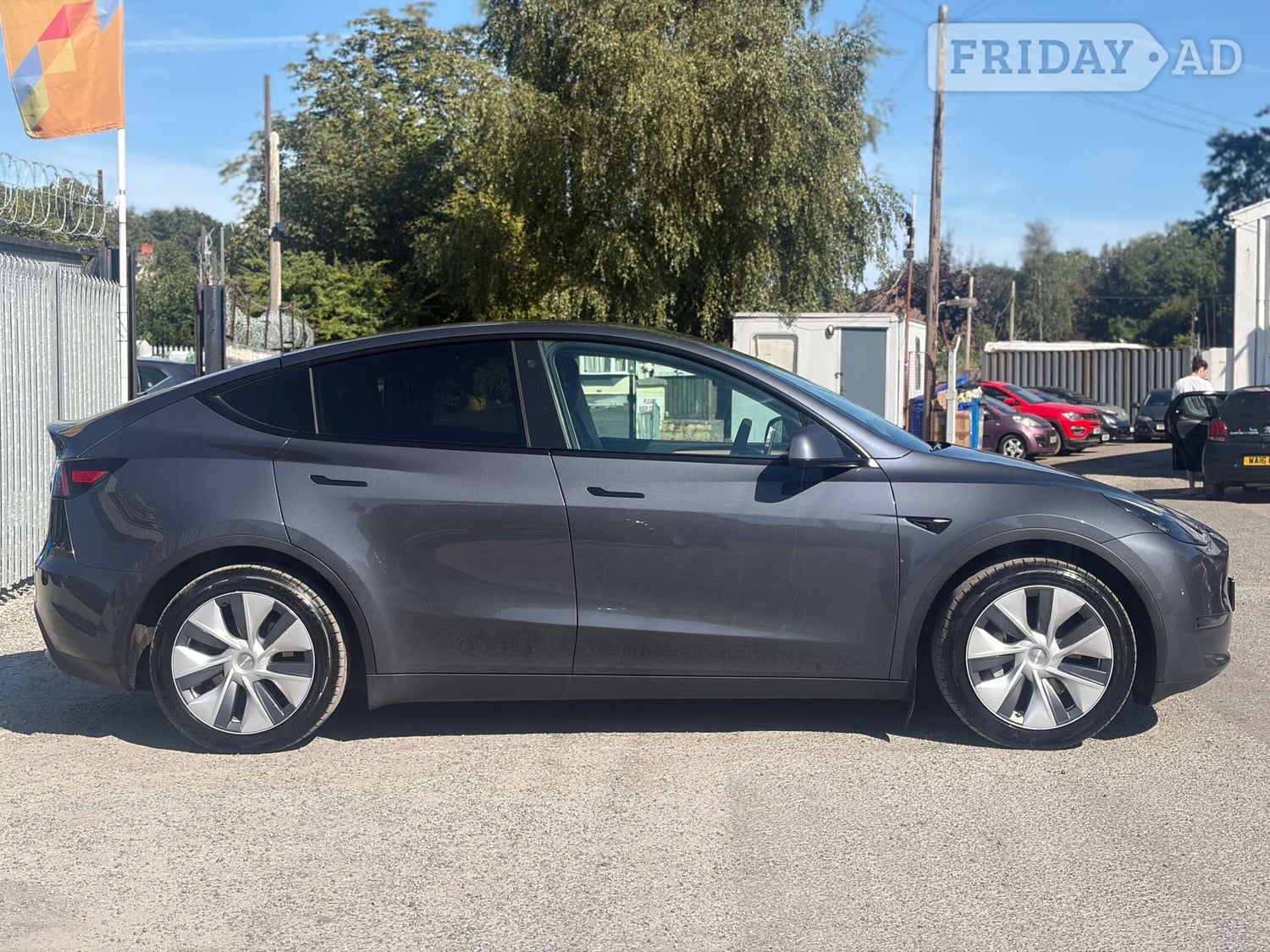 Tesla Model Y 2022 - Cars