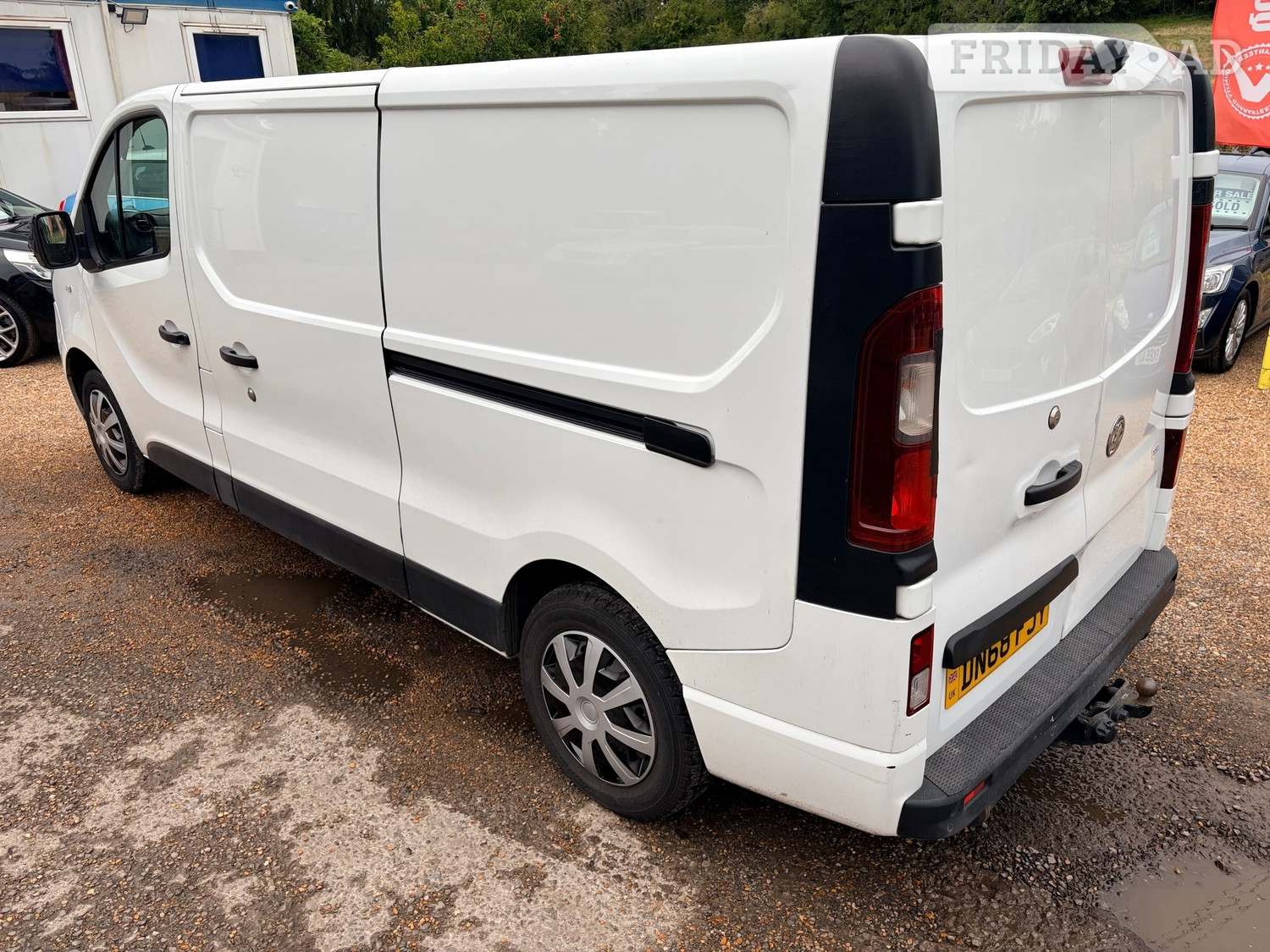 [ berth ]Vauxhall Vivaro