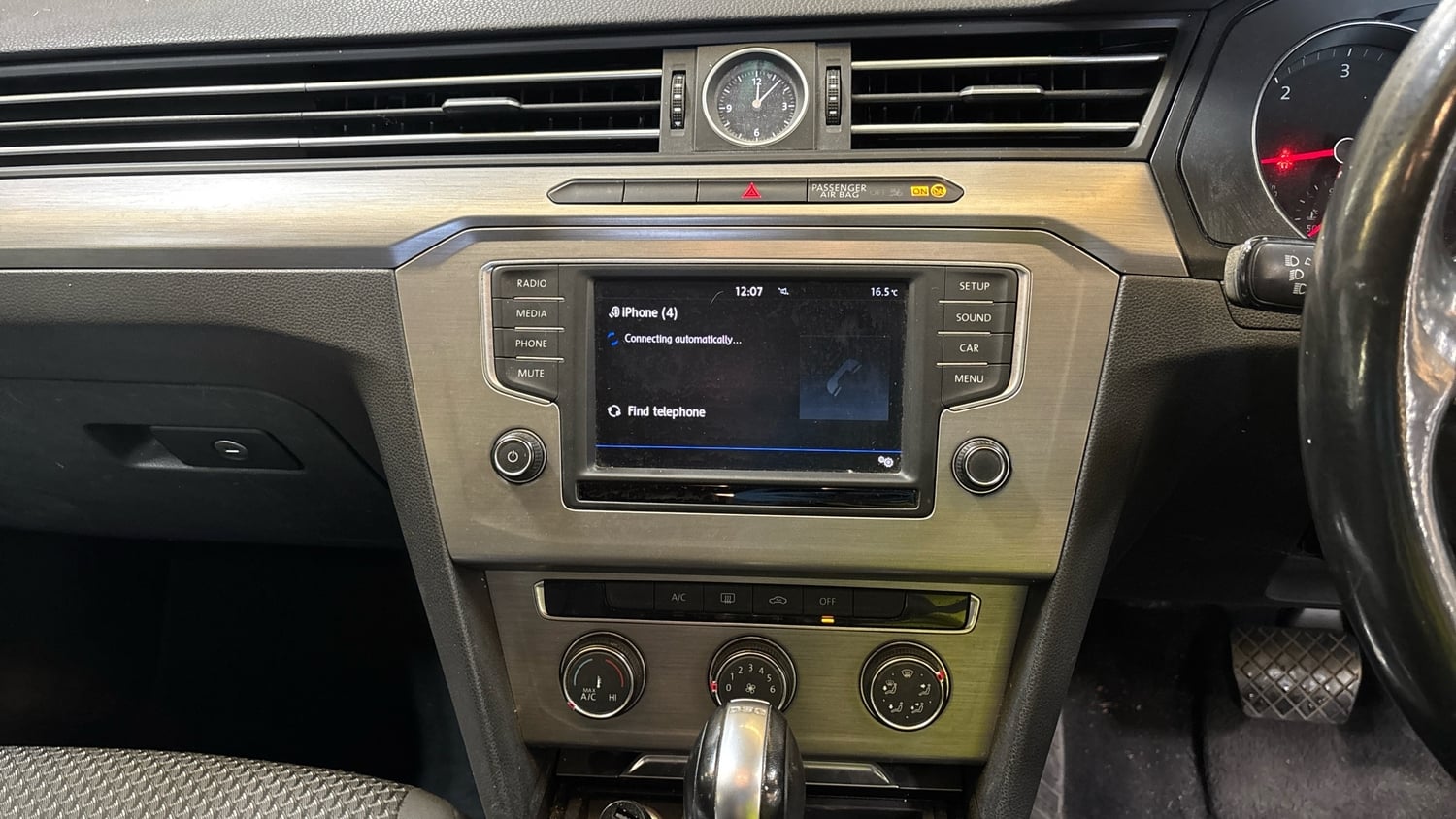 Volkswagen Passat 2016 - Cars in Hillingdon