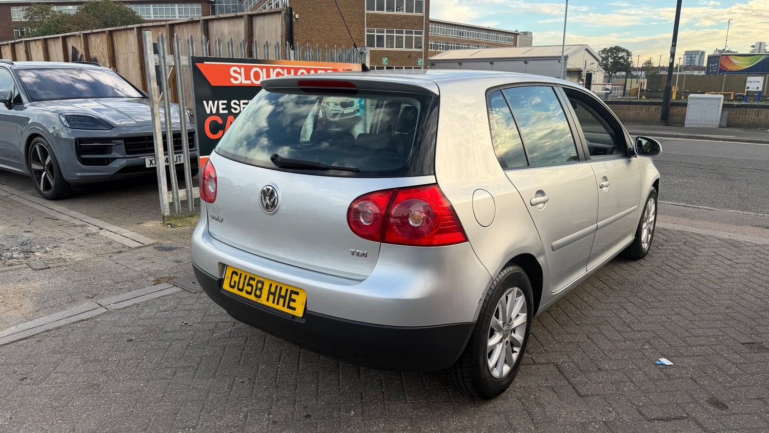 Volkswagen Golf 2008 - Cars in Slough