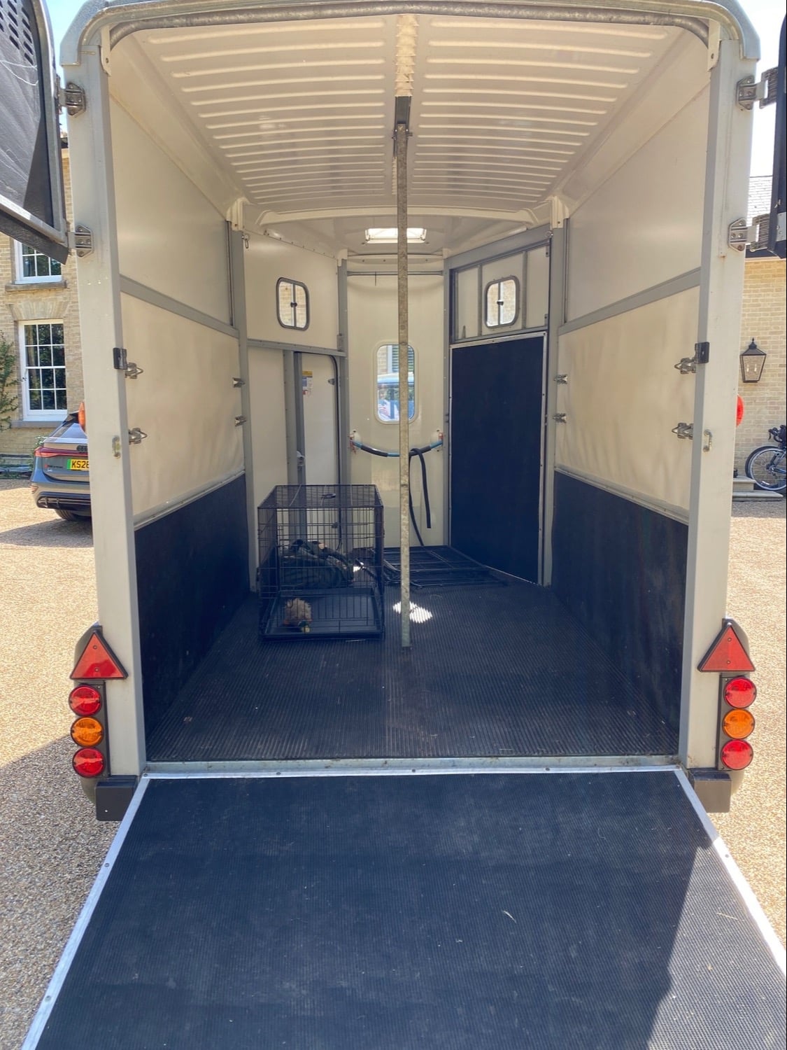 [ berth ]Ifor Williams HB511