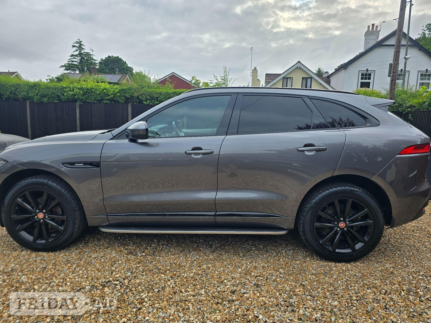 [ berth ]Jaguar F-Pace