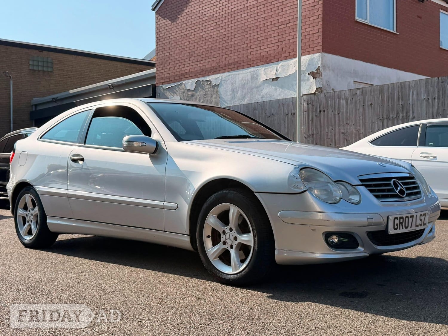 [ berth ]Mercedes-Benz C Class