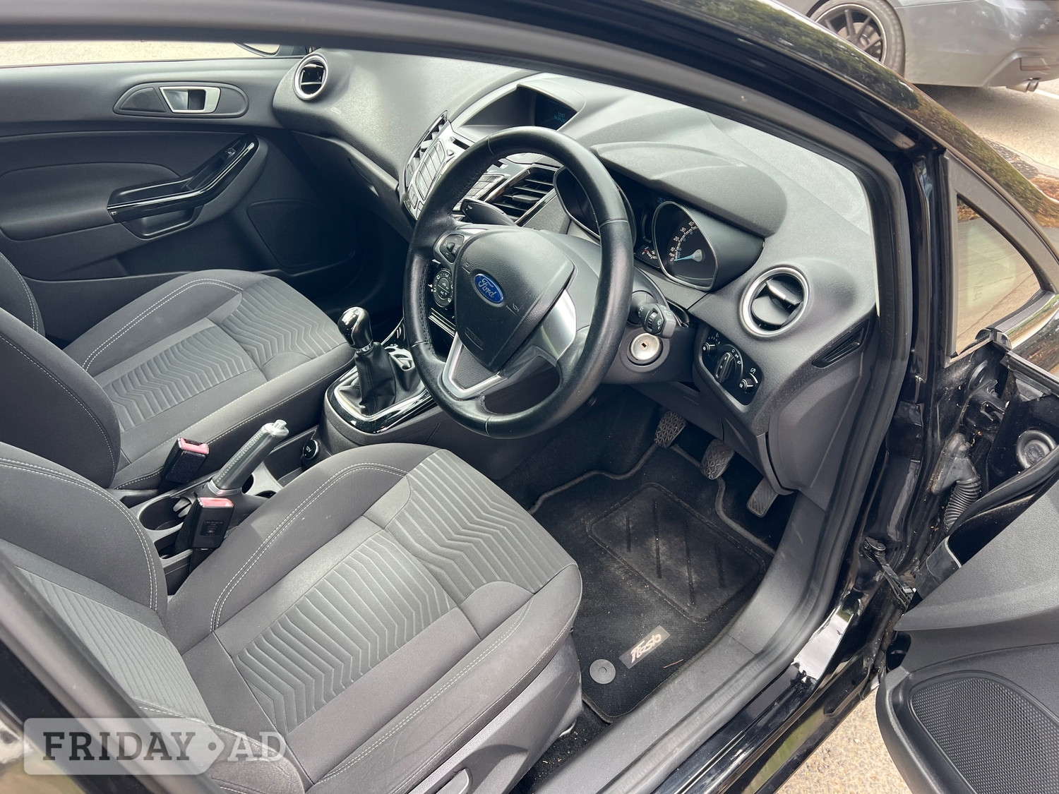 Ford Fiesta 2015 - Cars in Horley