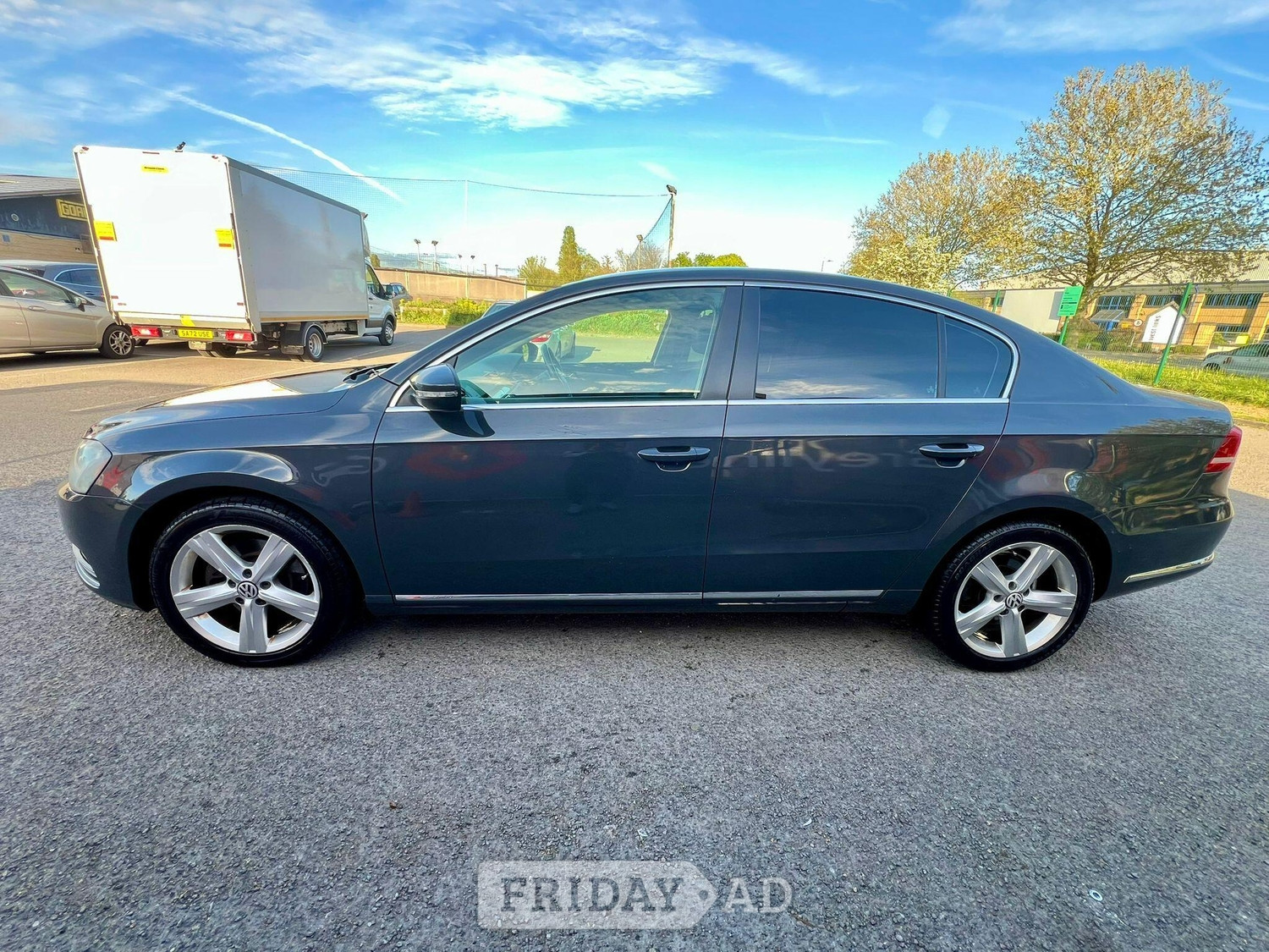Volkswagen Passat 2011 - Cars