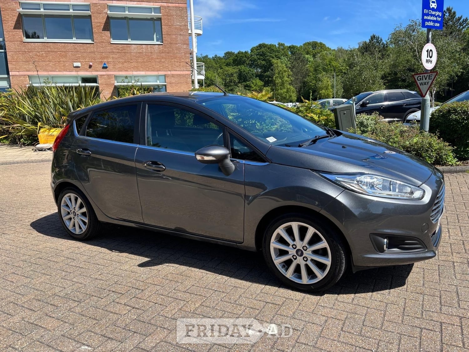 [ berth ]Ford Fiesta