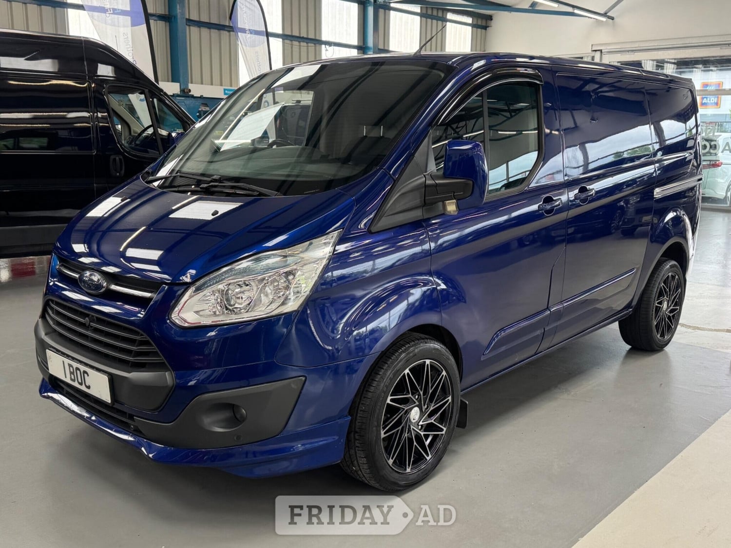 [ berth ]Ford Transit Custom