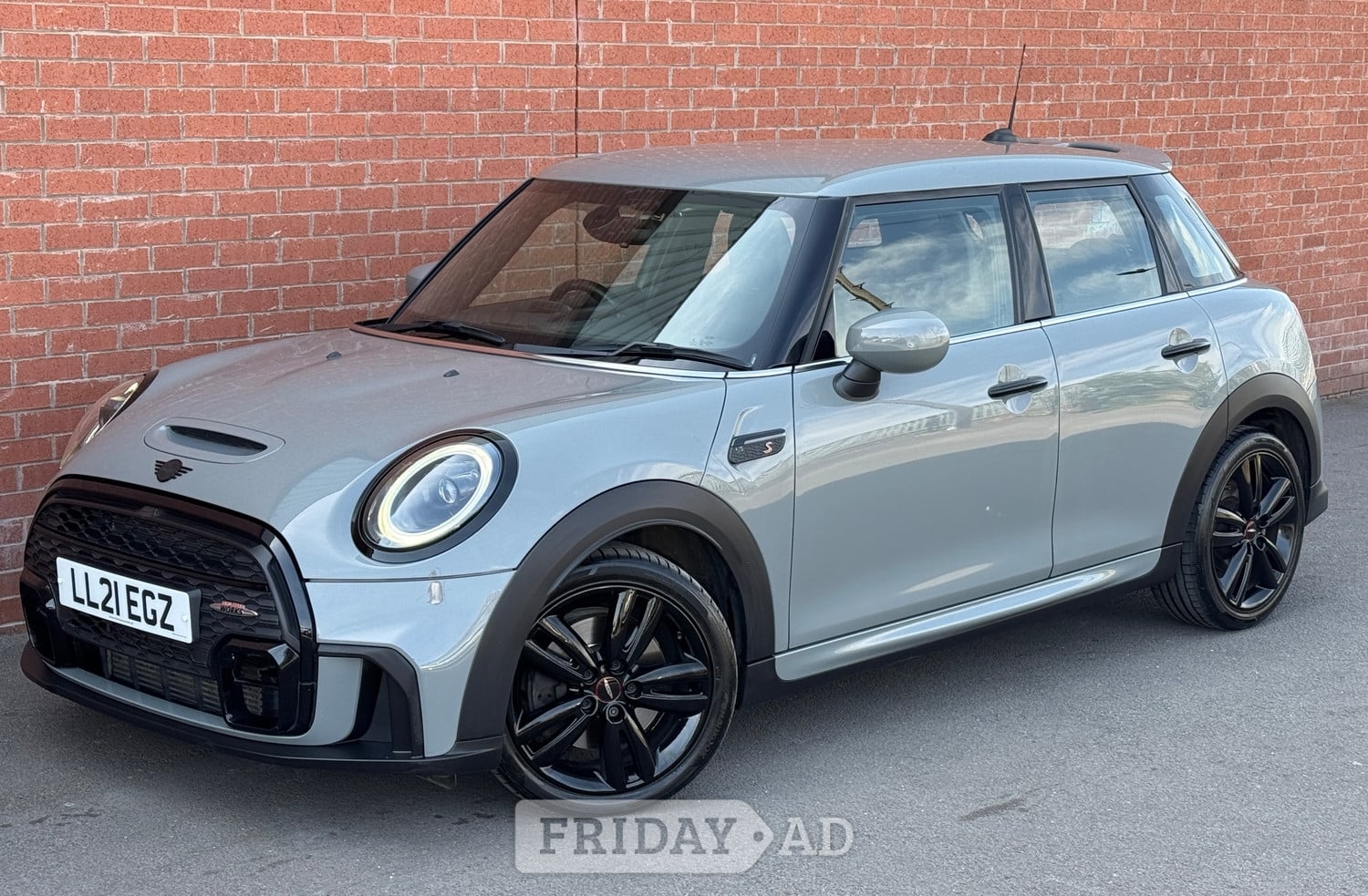 Mini Hatch 2021 - Cars