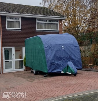Bailey Pursuit 400-2 tailor made cover