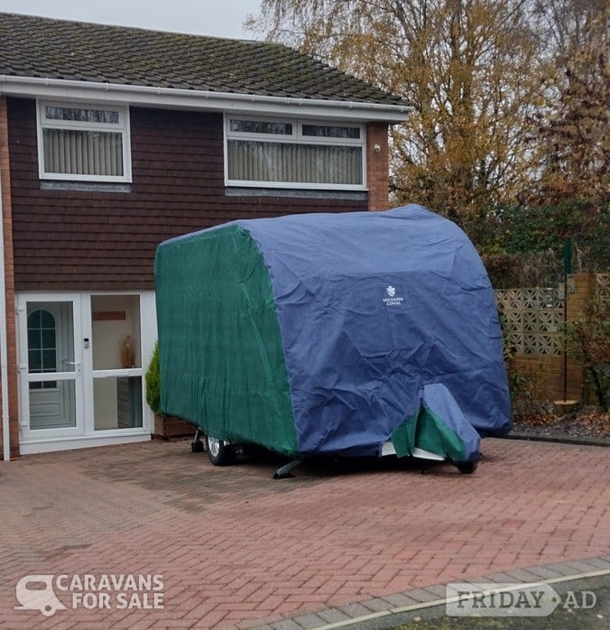 Bailey Pursuit 400-2 tailor made cover in Halesowen