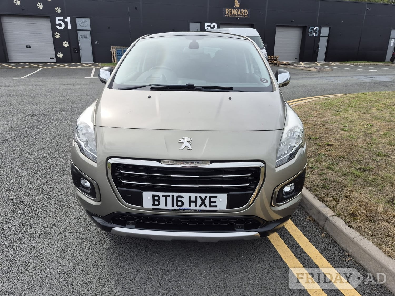[ berth ]Peugeot 3008