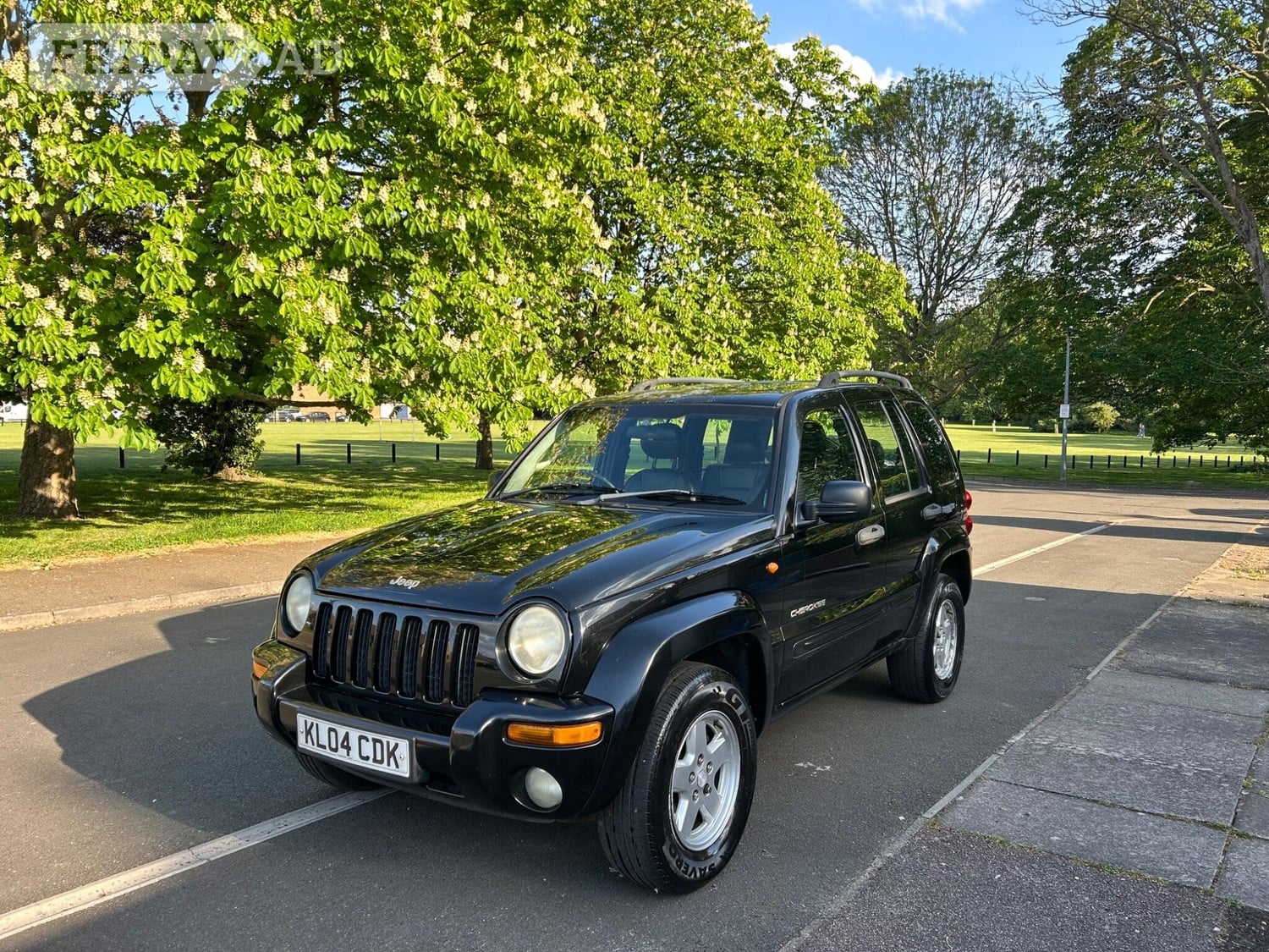 Jeep Cherokee 2004 in Bedford