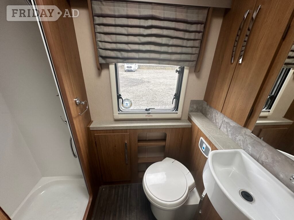 Auto-Trail RS Tracker 2017 for sale - Motorhomes & Caravans in Llanelli