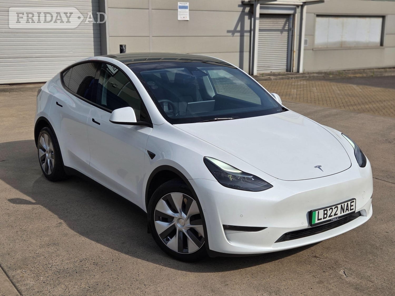 Tesla Model Y 2022 in Slough