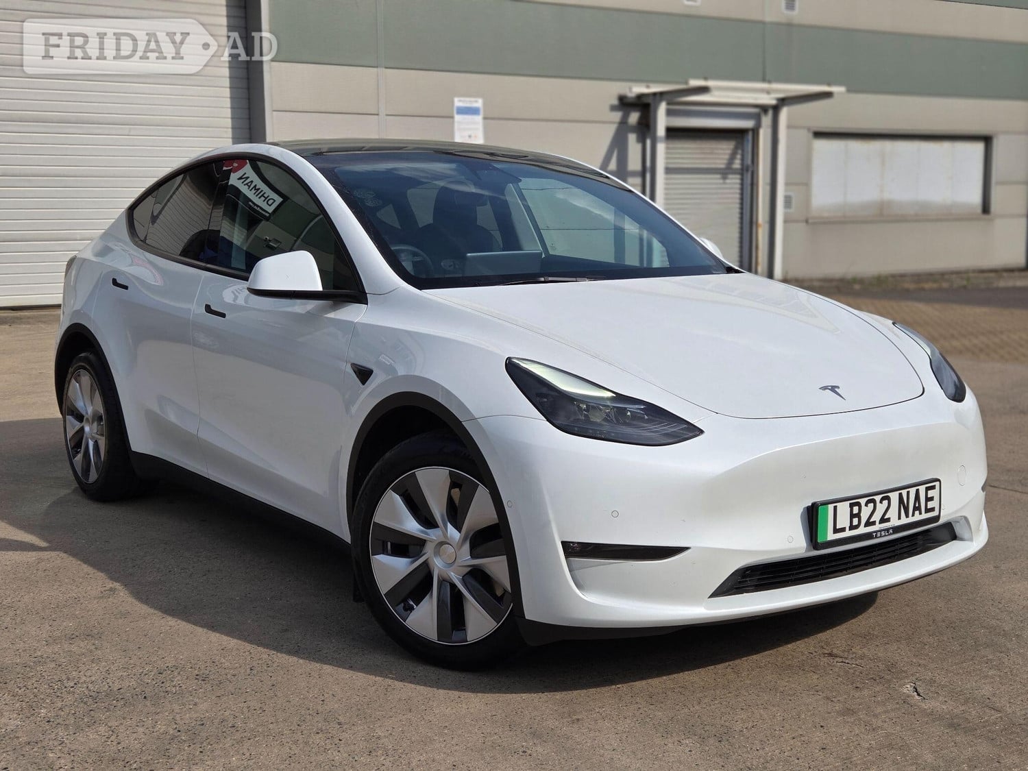 Tesla Model Y 2022 - Cars