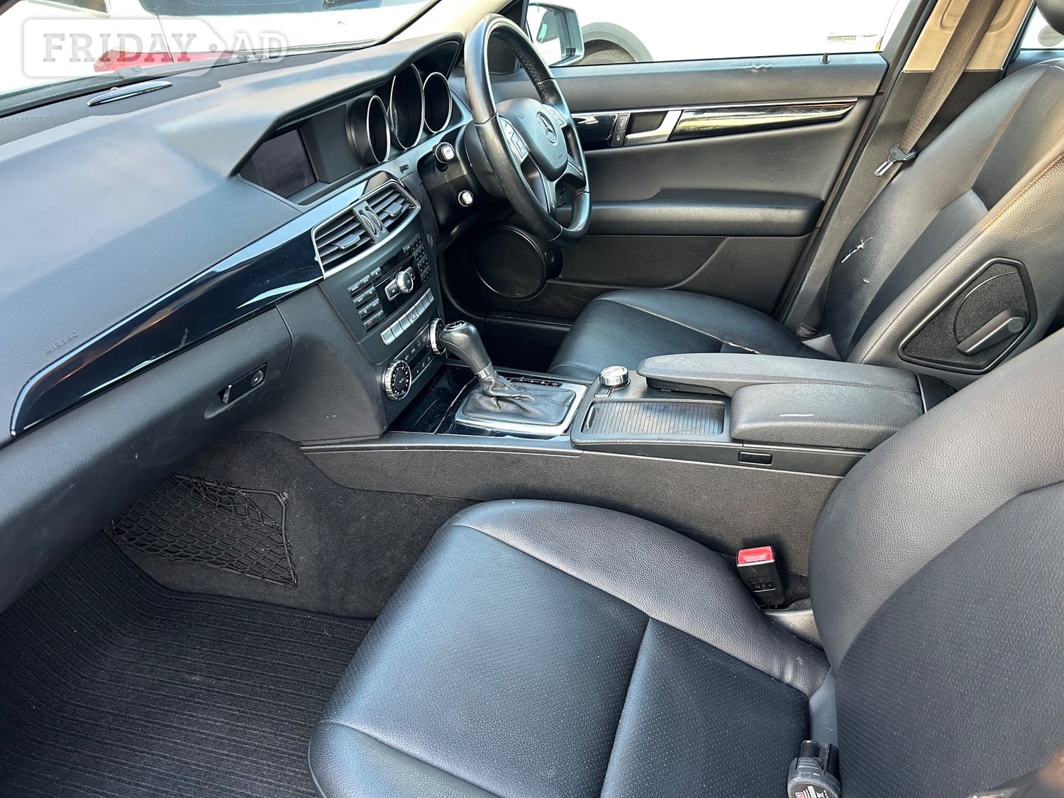 [ berth ]Mercedes-Benz C Class