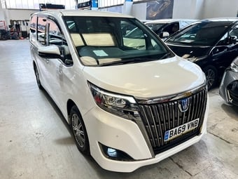 Toyota Esquire 2019