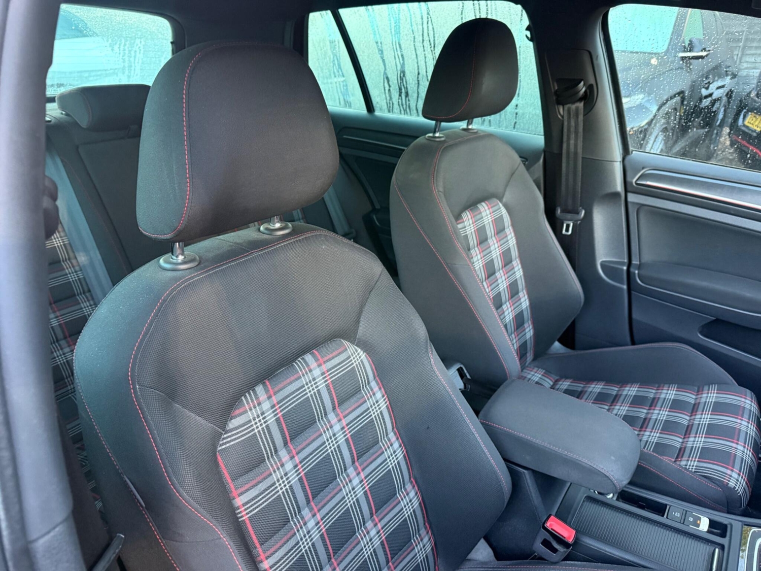 Volkswagen Golf 2017 - Cars in Addlestone