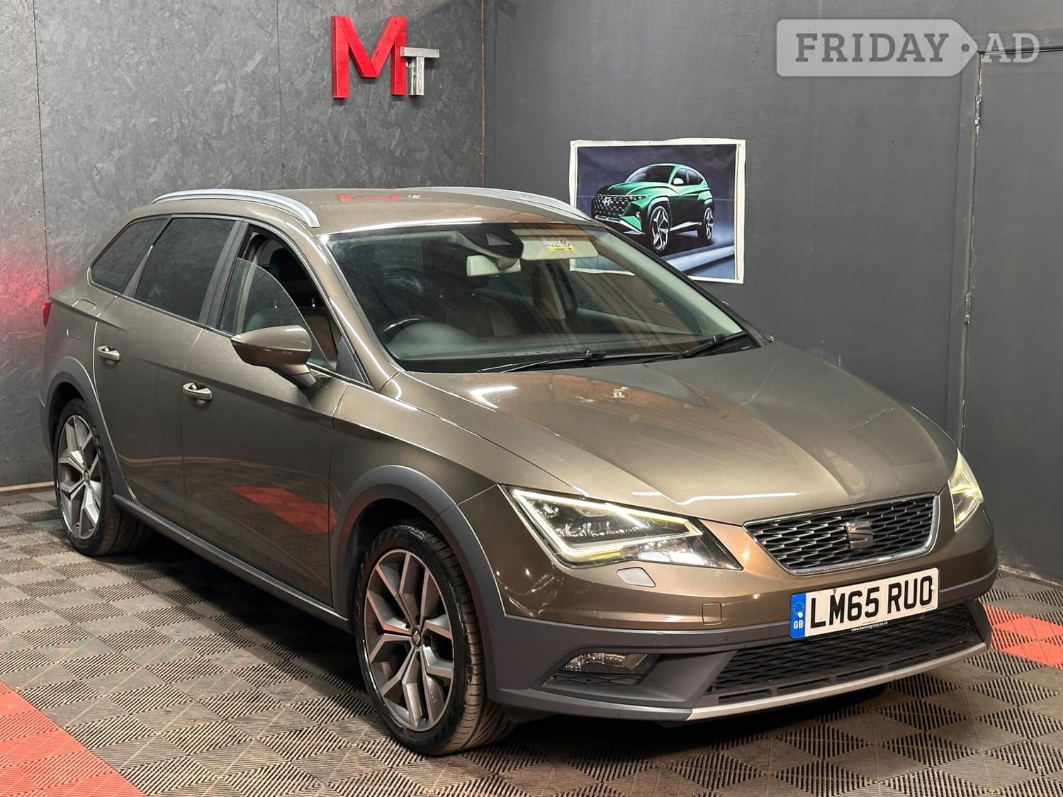 [ berth ]SEAT Leon