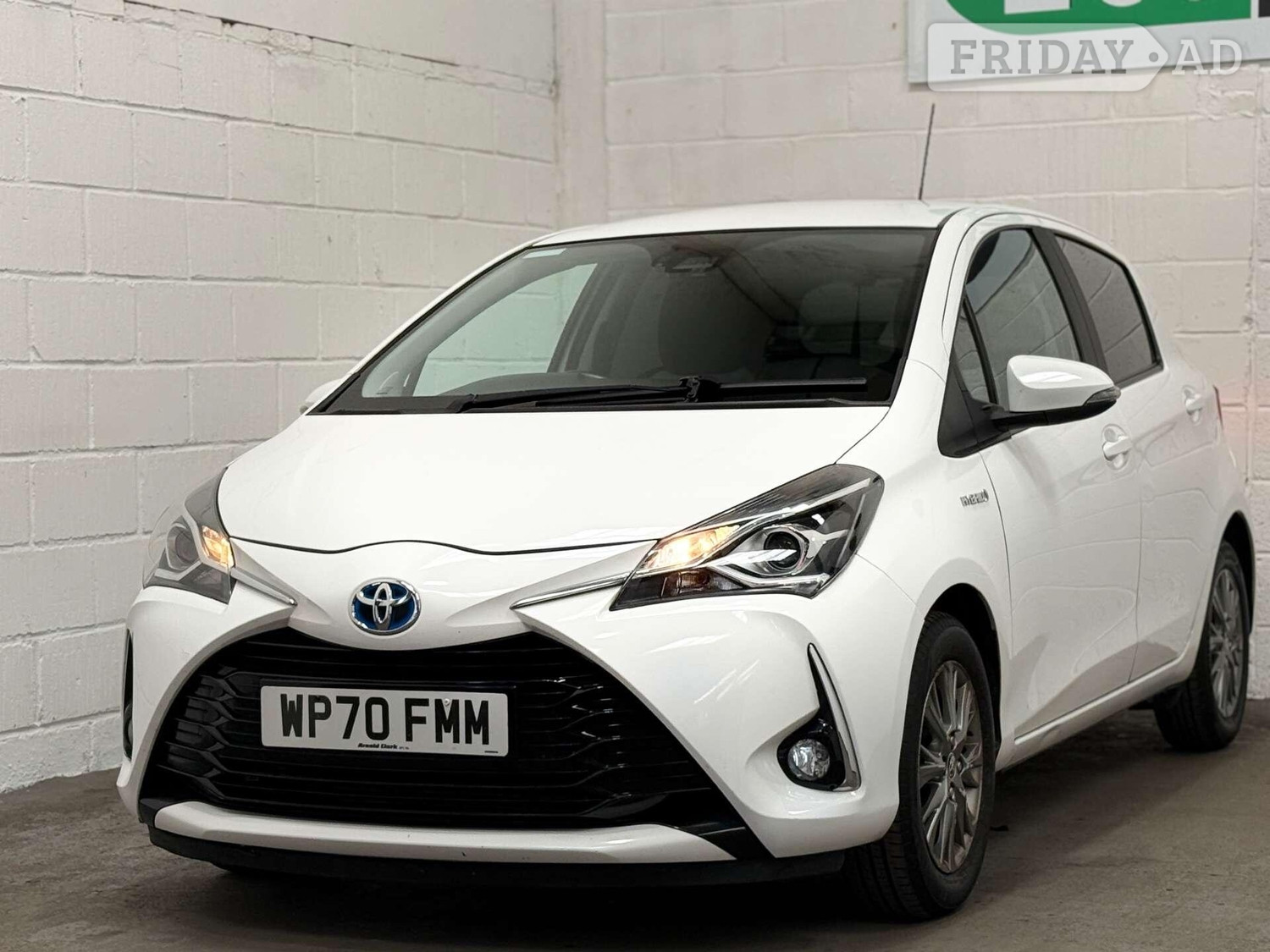 Toyota Yaris 2020 - Cars in Uxbridge