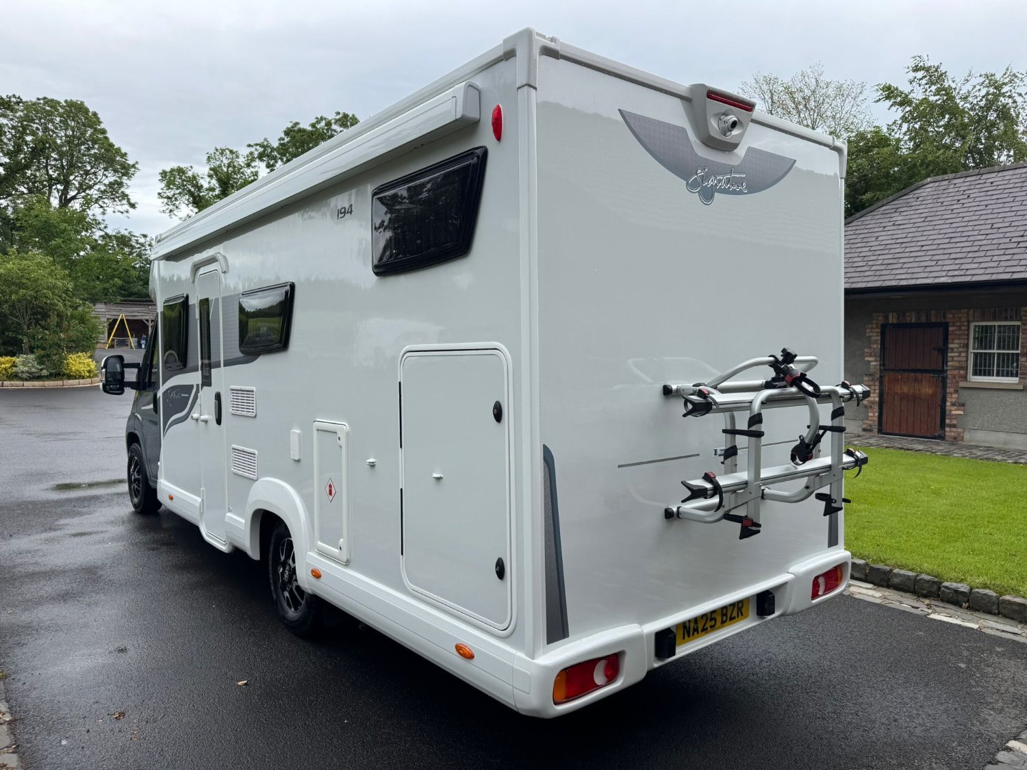 [ berth ]Elddis Autoquest Signature 194
