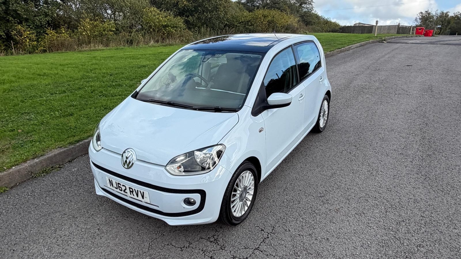 [ berth ]Volkswagen Up