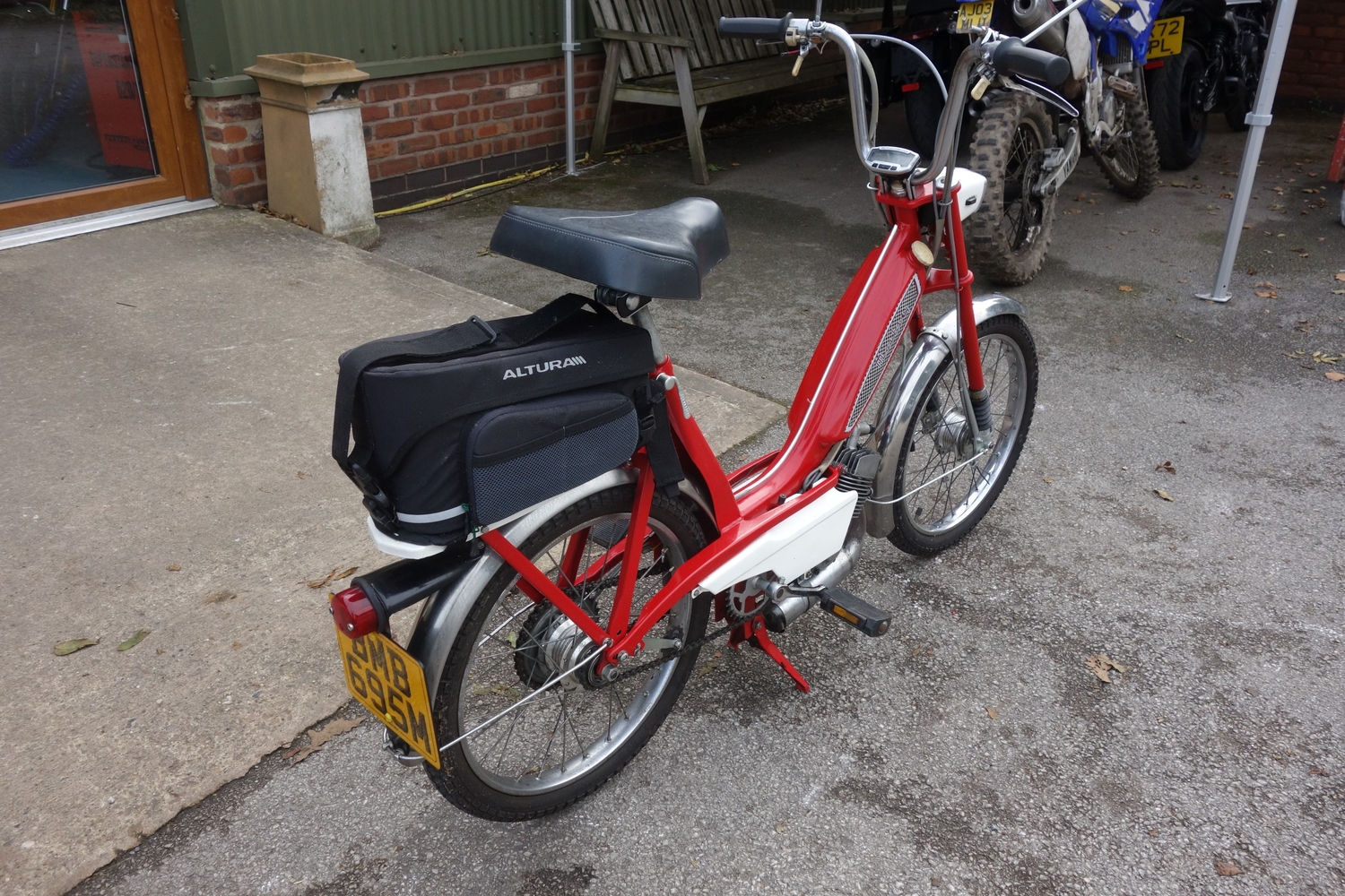 [ berth ]Mobylette Motobecane