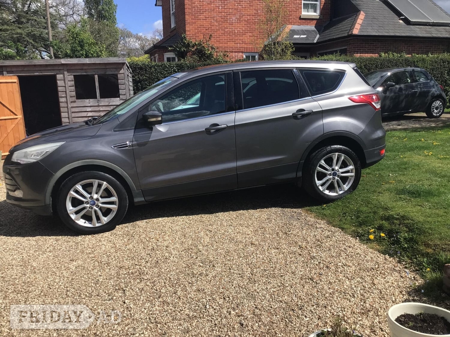 [ berth ]Ford Kuga
