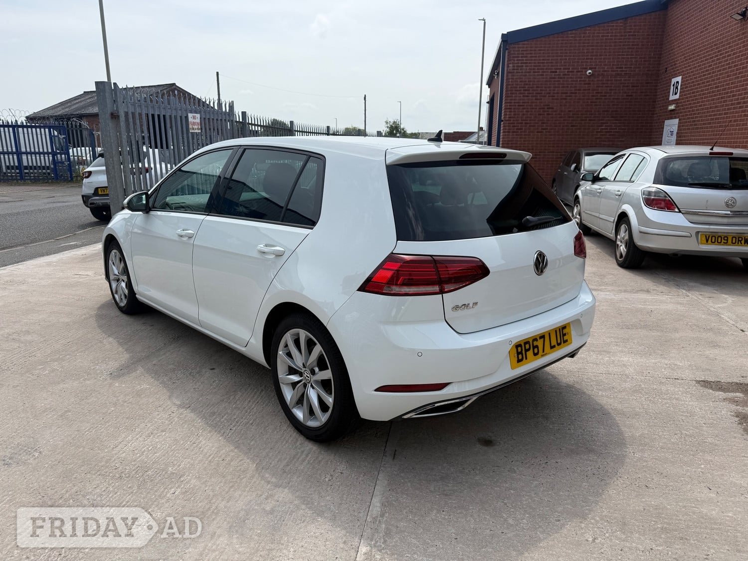 Volkswagen Golf 2018 - Cars
