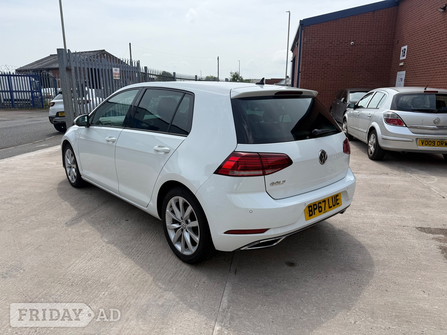 Volkswagen Golf 2018 - Cars