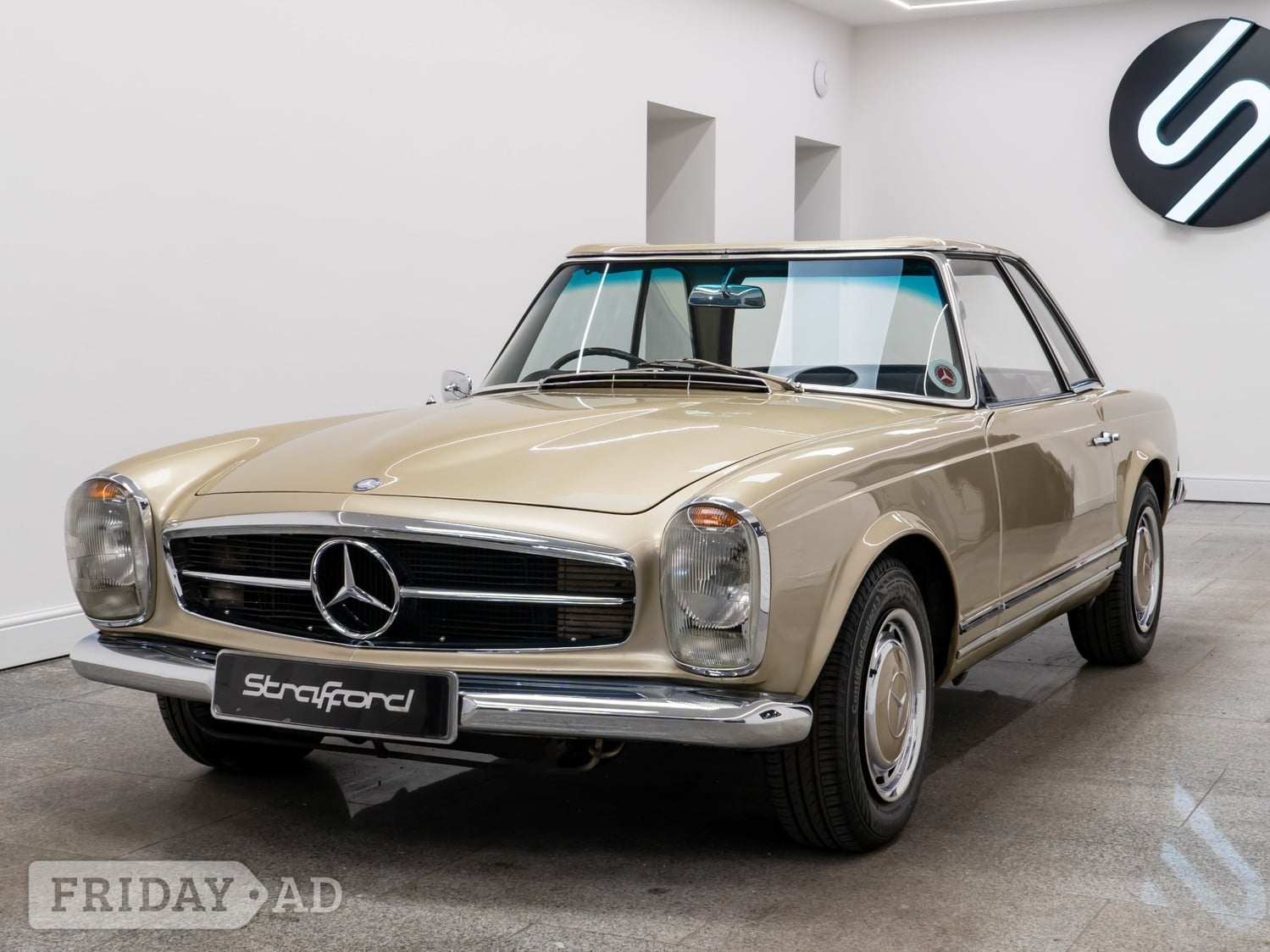 Mercedes-Benz 250 1967 in Brighton