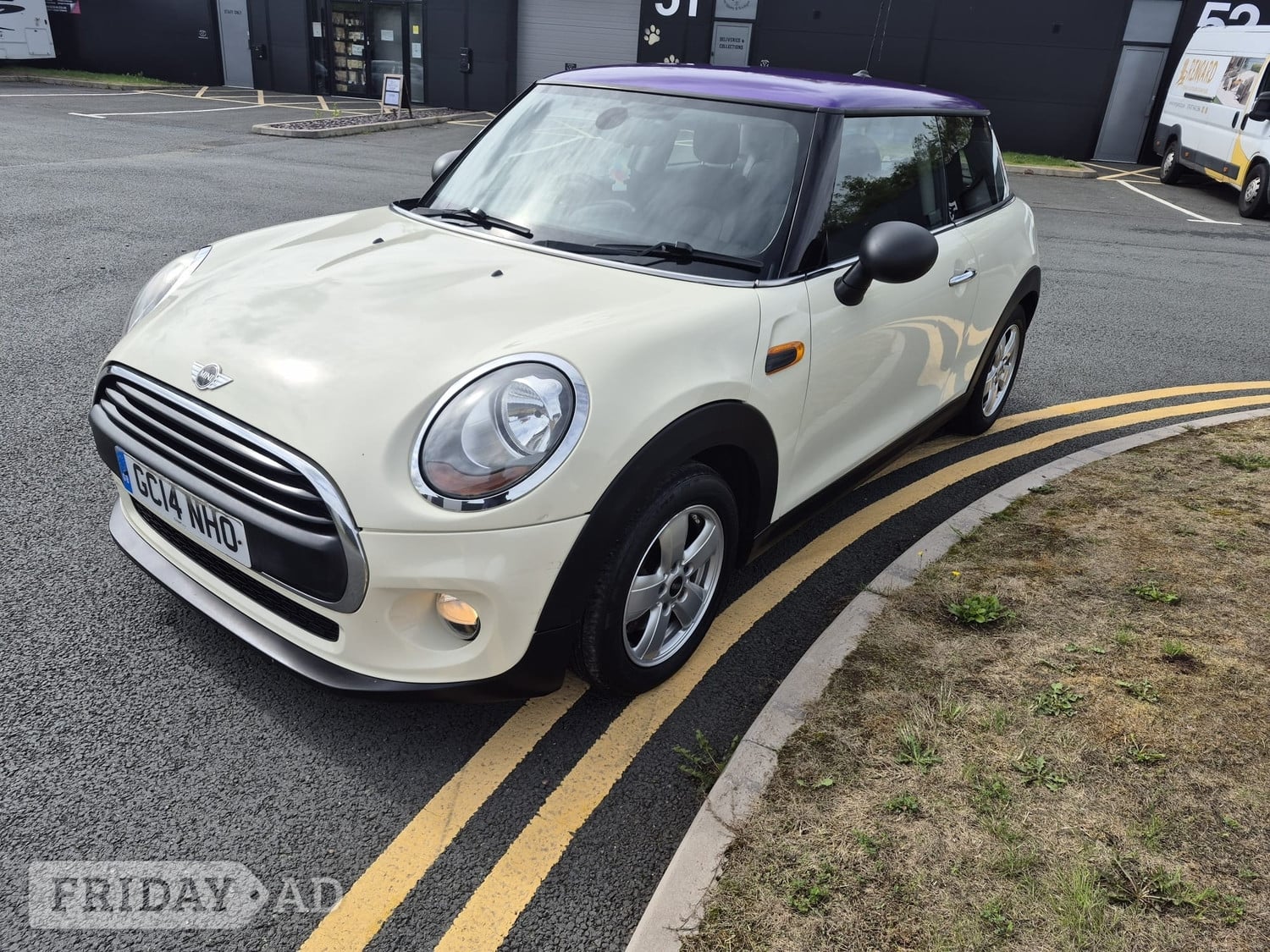 Mini Hatch 2014 - Cars in Market Drayton