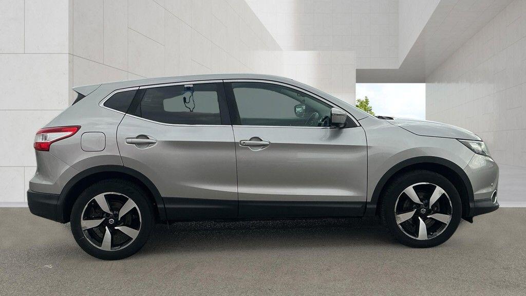 Nissan Qashqai 2015 - Cars