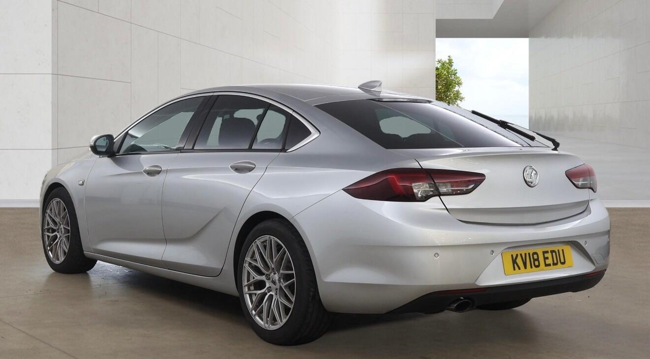 Vauxhall Insignia 2018 - Cars in Crawley