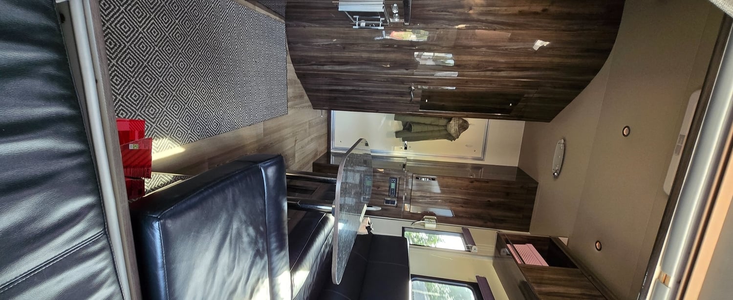 Equi-Trek Endeavour Excel Isuzu Horsebox - Trailers & Horseboxes in Preston