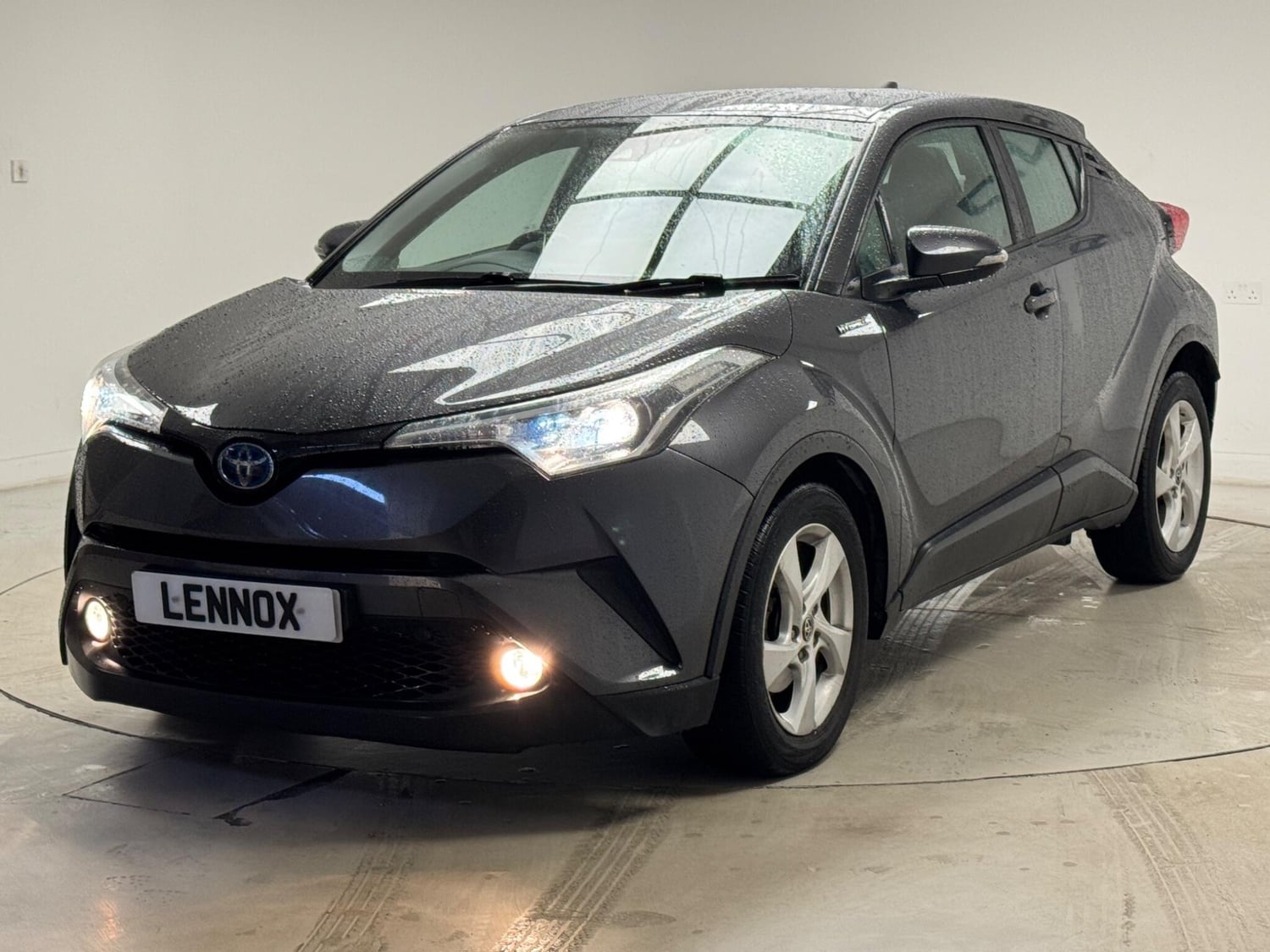 [ berth ]Toyota C-HR