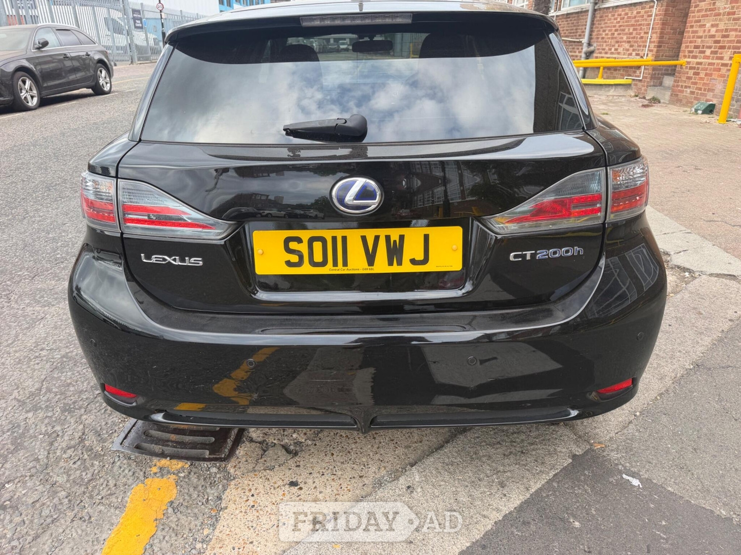 Lexus CT 2011 - Cars in Willesden