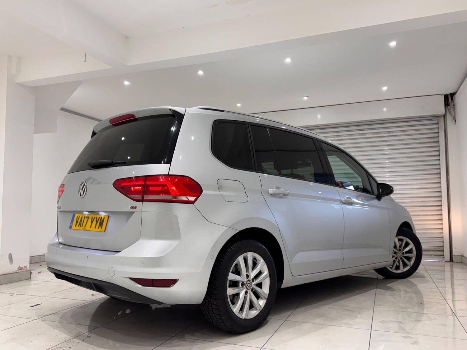 [ berth ]Volkswagen Touran