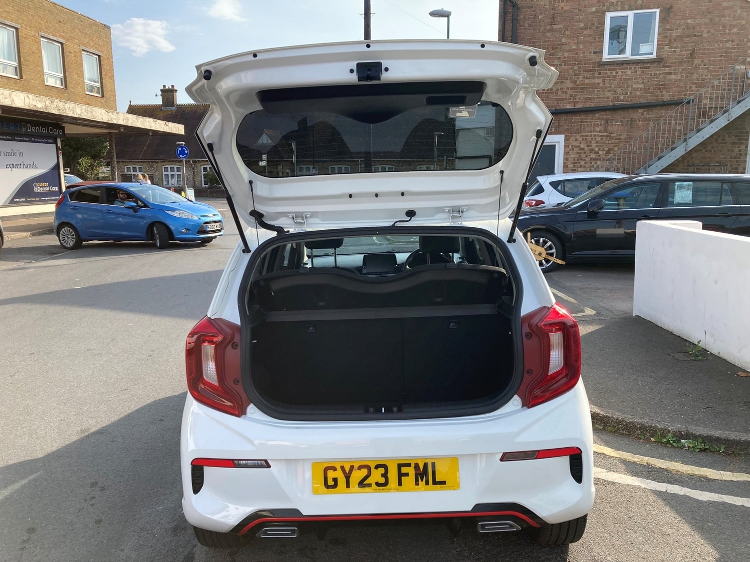 Kia Picanto 2023 - Cars