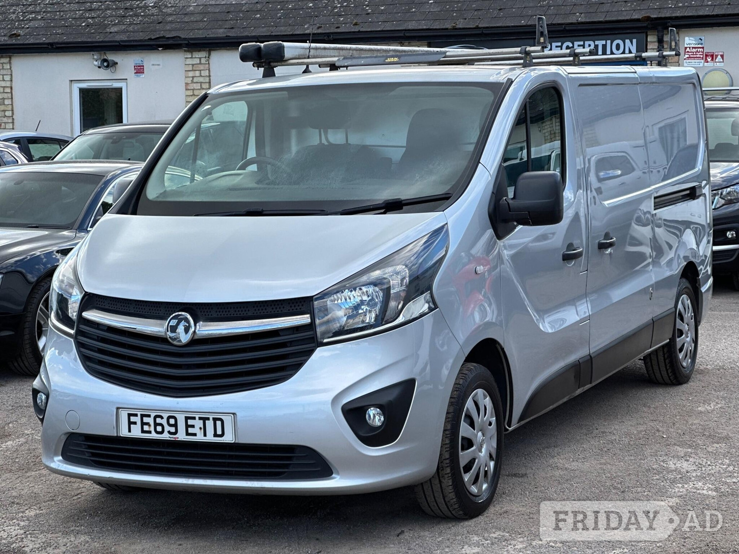 [ berth ]Vauxhall Vivaro