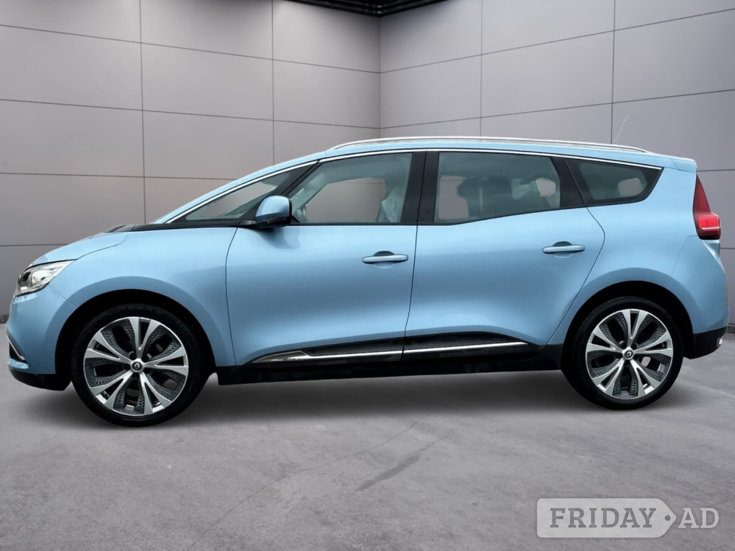 Renault Grand Scenic 2017 - Cars