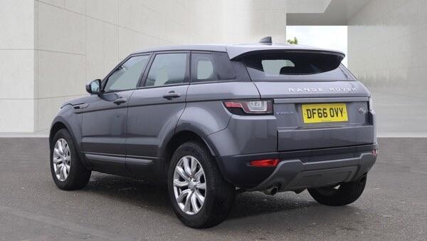 [ berth ]Land Rover Range Rover Evoque
